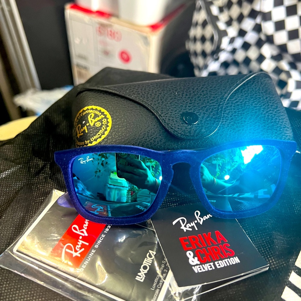 Ray- Ban Erika & Chris Velvet Edition Blue